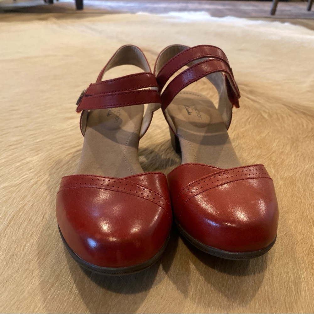 6W Clarks Valarie Rally Red LEATHER Sandals Wedge